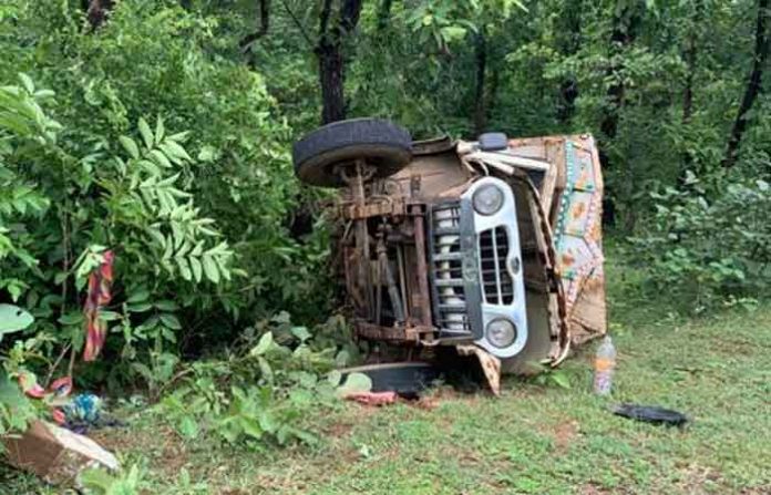 pick-up-accident-gadchiroli pick-up-accident-gadchiroli