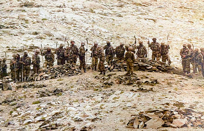 chinese-soldiers-in-ladakh chinese-soldiers-in-ladakh