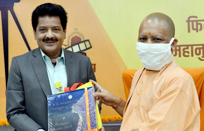 yogi-adityanath-with-udit-n