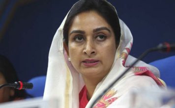 सुखबीर बादल यांच्यावरील हल्ला सुनियोजित राजकीय कटाचा भाग – हरसिमरत कौर बादल