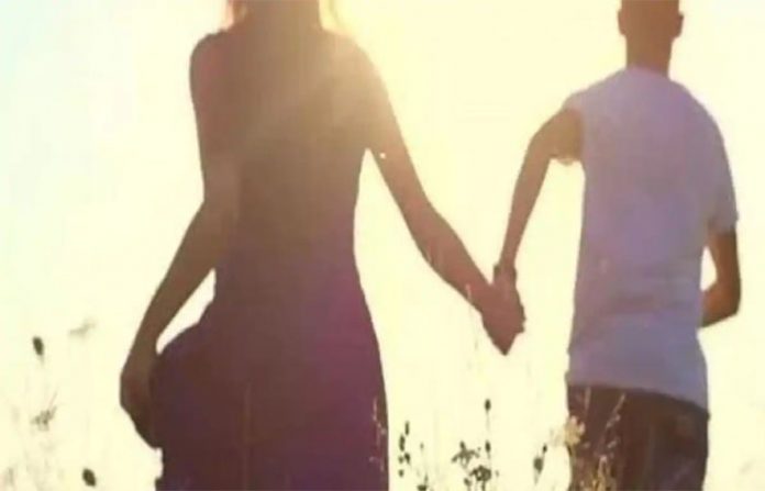 lovers-absconds