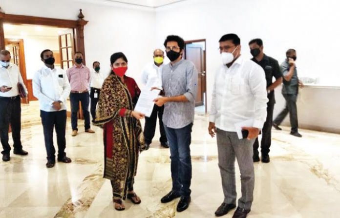 sonam-jamsutkar-aditya-thackrey