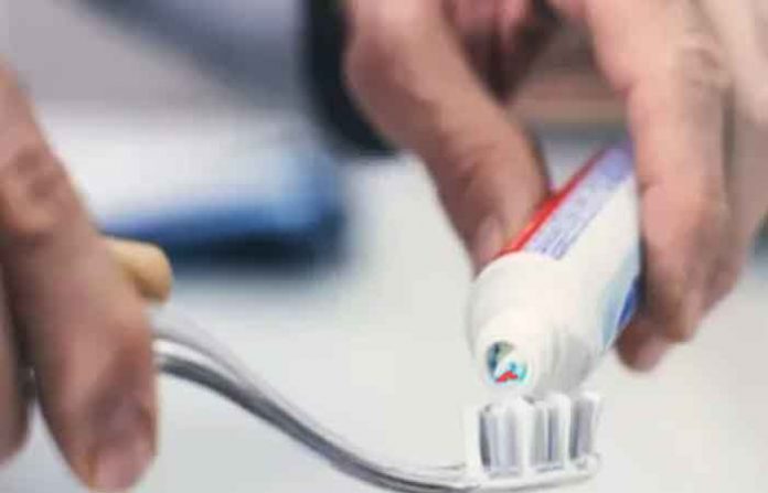 tooth-brush-paste tooth-brush-paste