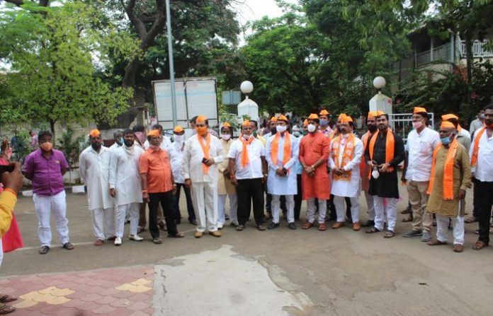 solapur-shivsena-protest