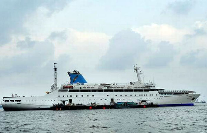 mumbai-goa-boat