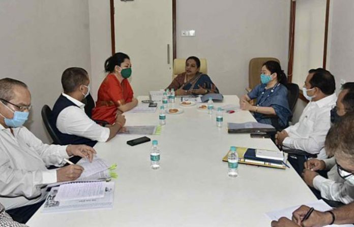 min-yashomati-thakur-meeting-regarding-amrut-aahar-1-750x375