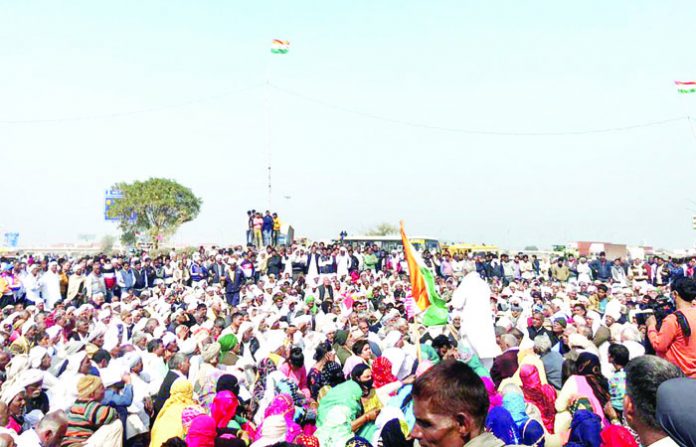 Farmers block highway in Palwal