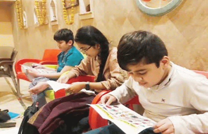 marathi-family-in-pakistan