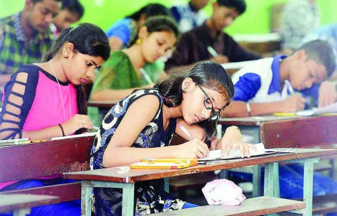 796889-students-3