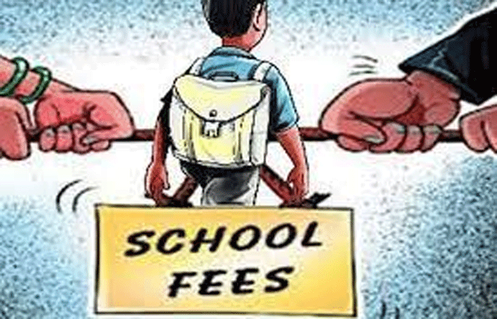 दुष्काळग्रस्त तालुक्यांतील दोन लाखांवर विद्यार्थ्यांची परीक्षा फी माफ