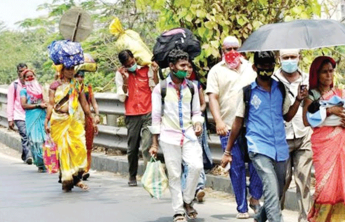 स्थलांतरित मजुरांविषयी केंद्र सरकार उदासीन; सर्वोच्च न्यायालयाने फटकारले