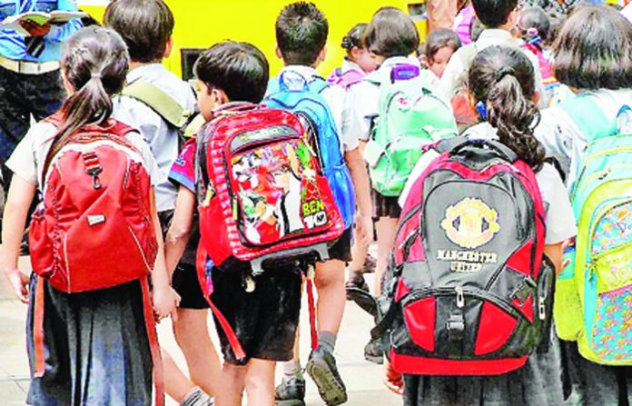 schoolchildren_schoolbags_0