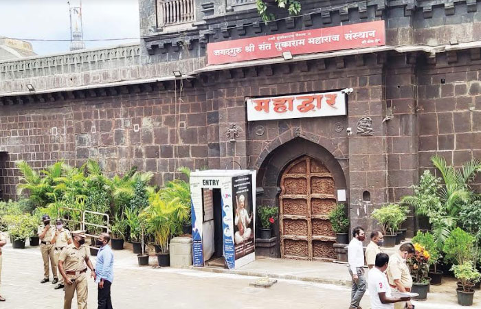 तुकोबांच्या पादुकांचे आज आषाढी वारीसाठी प्रस्थान