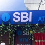 SBI कडून एटीएमच्या नियमात बदल; 1 ऑक्टोबरपासून रोख रक्कम काढल्यास अतिरिक्त शुल्क लागणार