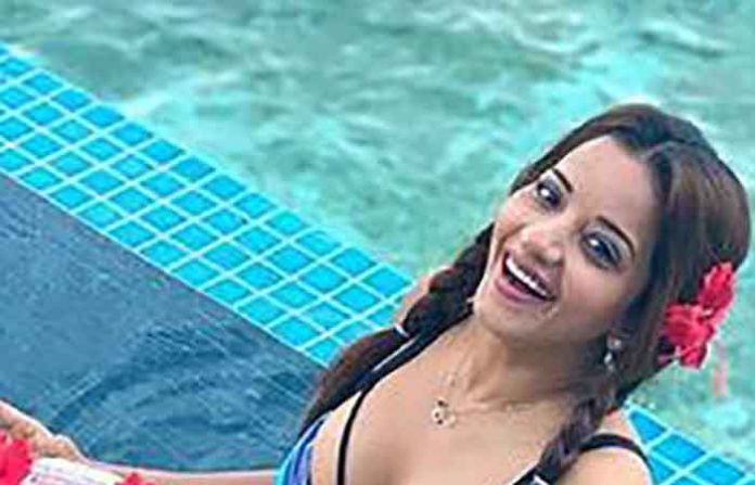 actress-monalisa-maldives actress-monalisa-maldives