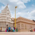 दुष्काळग्रस्त शेतकऱ्यांसाठी श्री गजानन महाराज संस्थानकडून 1 कोटी 11 लाखांचा निधी