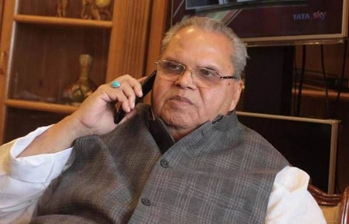 satyapal-malik-talking-on-phone