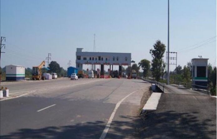 Chandrapur toll road