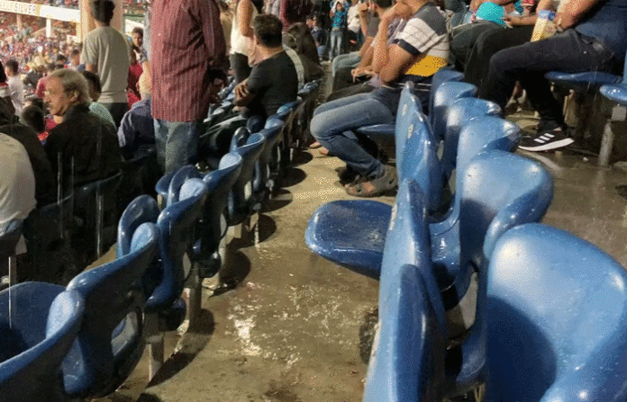 chinnaswamy-stadium-water-l