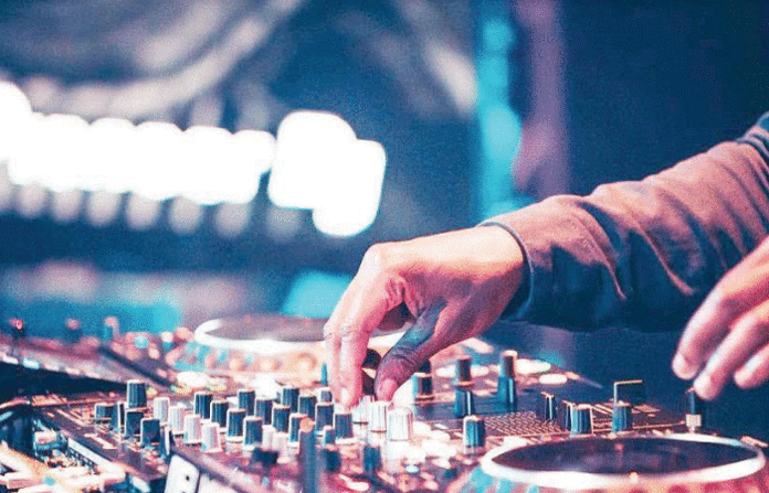 DJ
