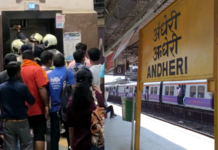 रेल्वे प्रशासनाची मराठी विरोधी भूमिका; टीसीकडे मराठीत बोलण्याची मागणी करणाऱ्या प्रवाशाला तासभर डांबले