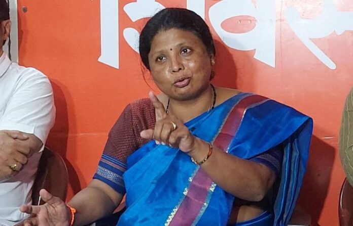 sushma-andhare-1