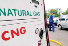 सीएनजी तुटवड्याने मुंबईतील वाहतूक गॅसवर, अनेक कंपांवर वाहनांच्या लांबच लांब रांगा; वाहनचालकांची ‘कोंडी’