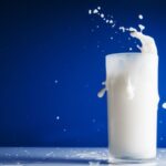 Health Tips – हाडांच्या बळकटीसाठी दूधात ‘हा’ एक पदार्थ चिमूटभर घाला होतील खूप सारे फायदे, वाचा