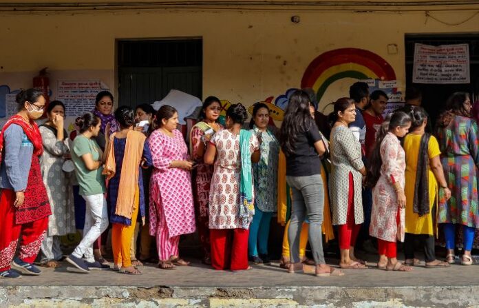 gujrat woman voting