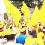 ‘काठी न् घोंगडं’ घेऊन धनगर बांधवांचा मुंबई जिल्हाधिकारी कार्यालयावर मोर्चा; आदिवासी प्रवर्गातून आरक्षणाची मागणी