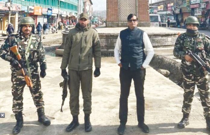 KASHMIR GUJARAT MAN