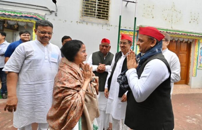 akhilesh mamata