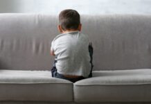 हृदयद्रावक! बदायूंमध्ये शाळेत ब्रेसलेटचा मोती गिळल्याने 6 वर्षीय चिमुकलीचा मृत्यू