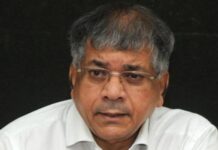 मोदी, एप्रिलपर्यंत थांबा, तुमच्या दोन रिल्स बाहेर काढणार! प्रकाश आंबेडकर यांचा इशारा