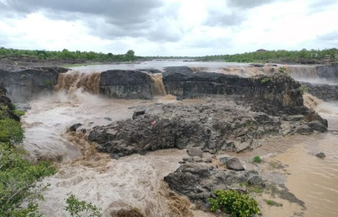 sahasrakund waterfall