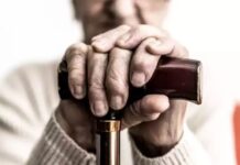 आईच्या मृत्यूनंतरही ७ वर्षे लाटली पेन्शन; ‘जिवंत’ असल्याचे खोटे पुरावे देऊन मुलाने सरकारला लावला ४४ लाखांचा चुना