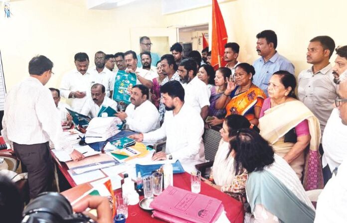 Vile parle anandacha shidha protest
