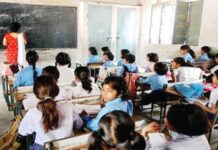 80 हजार शाळांत शुकशुकाट, शिक्षकांचे वेतन कापण्याची धमकी