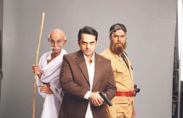 The play 'Me Nathuram Godse' is once again on the stage