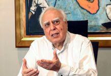 निवडणूक आयोगाला याची चिंता आहे का? महायुतीचे 68 नगरसेवक बिनविरोध निवडून आल्याप्रकरणी कपिल सिब्बल यांचा सवाल