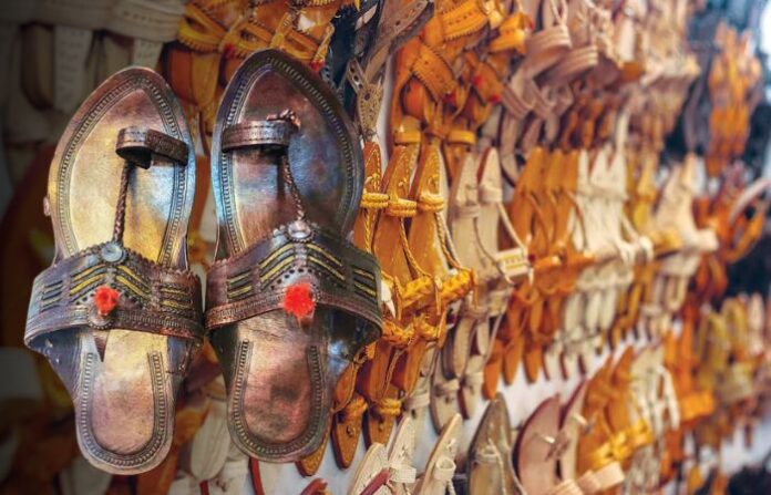 kolhapuri chappal