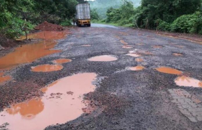 mumbai goa highway potholes
