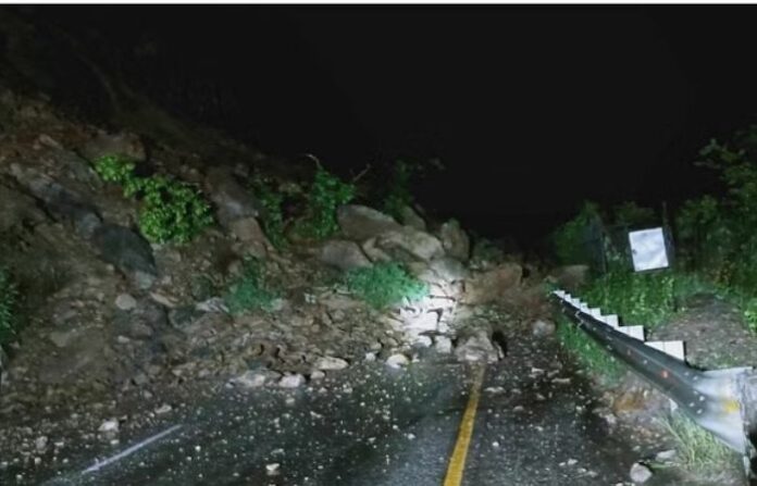 nepal bus drown