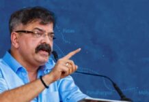 महाराष्ट्रात हजारो मतांचा घोळ पुराव्यांसह निदर्शनास येतोय, निवडणूक आयोग झोपलंय का? जितेंद्र आव्हाड यांचा सवाल