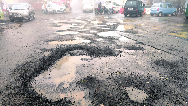 mahabaleshwar Sieve of asphalted road