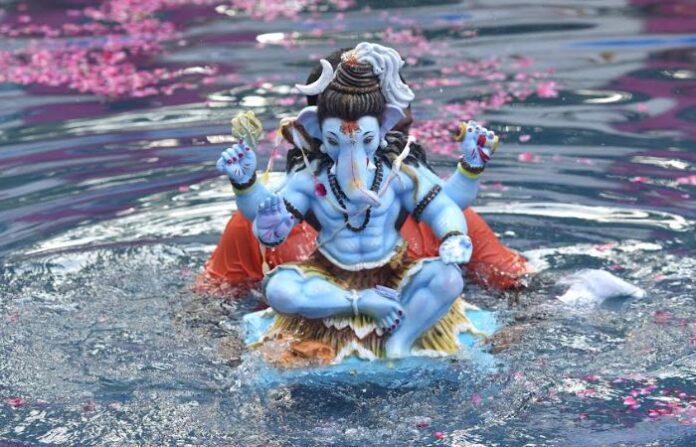 ganesh visarjan dadar