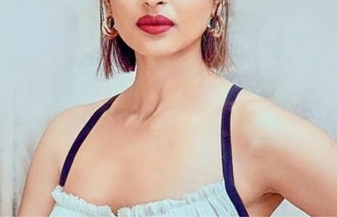 Radhika apate(1)