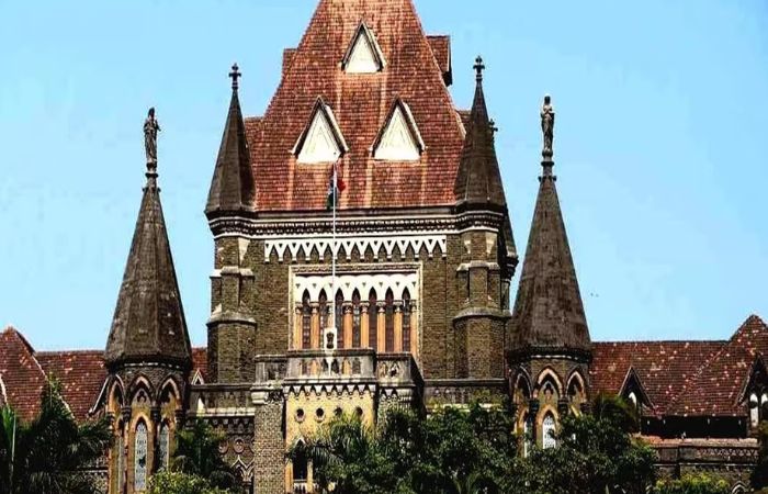 बेरोजगारांना काम देण्याचा निर्णय घ्यायला सहा महिने का लागतात? हायकोर्टाने पालिकेला फटकारले, 1400 कोटींचे सफाईचे कंत्राट