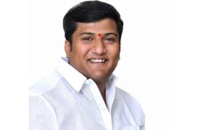 samrat Mahadik
