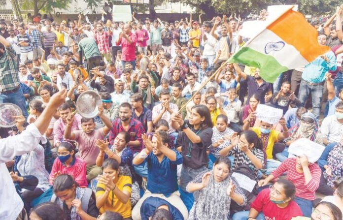 Uttar Pradesh Students Secure Victory After UPPSC Concedes to Demands